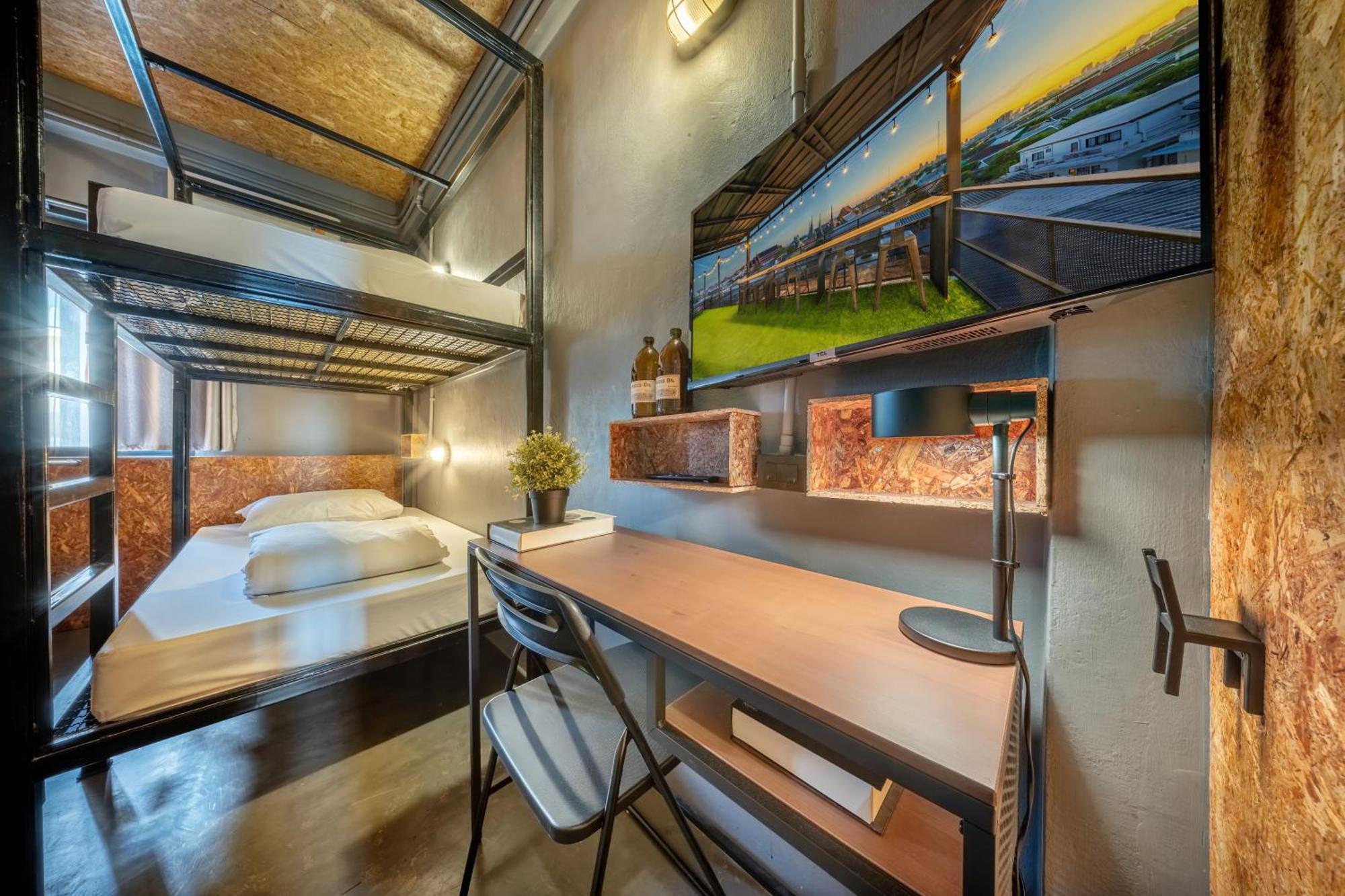 Ralph Bangkok Hostel Ngoại thất bức ảnh