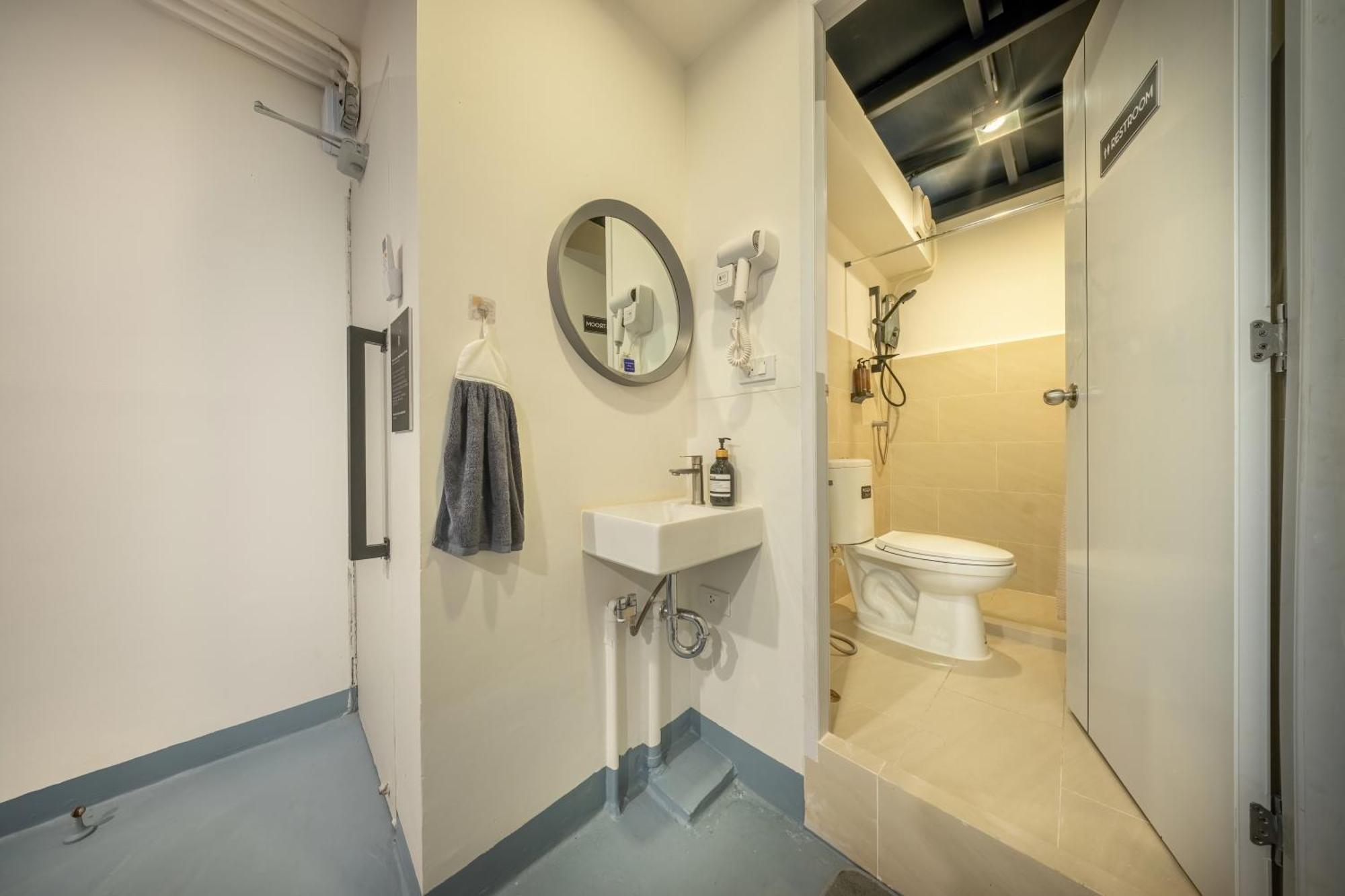 Ralph Bangkok Hostel Ngoại thất bức ảnh