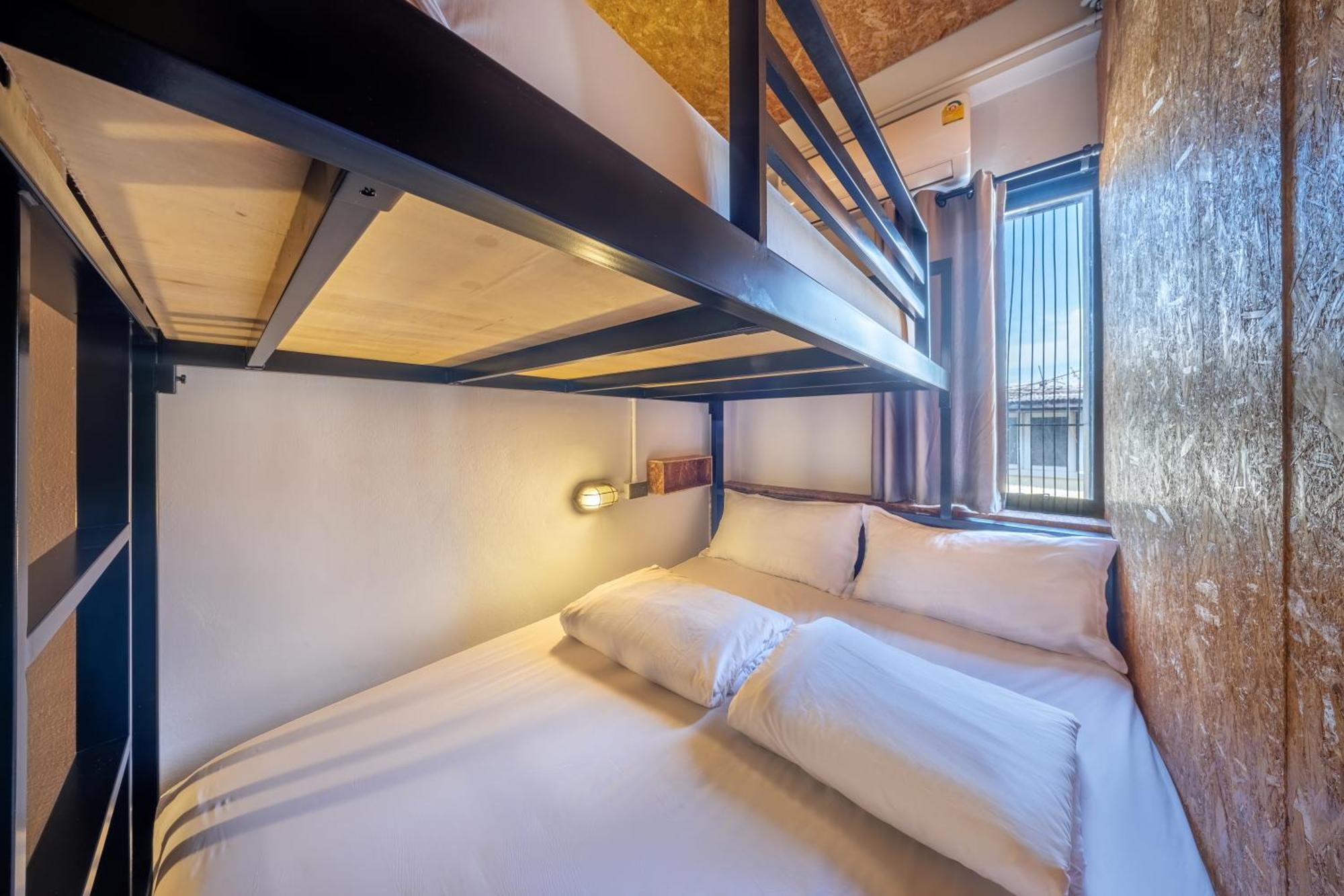 Ralph Bangkok Hostel Ngoại thất bức ảnh