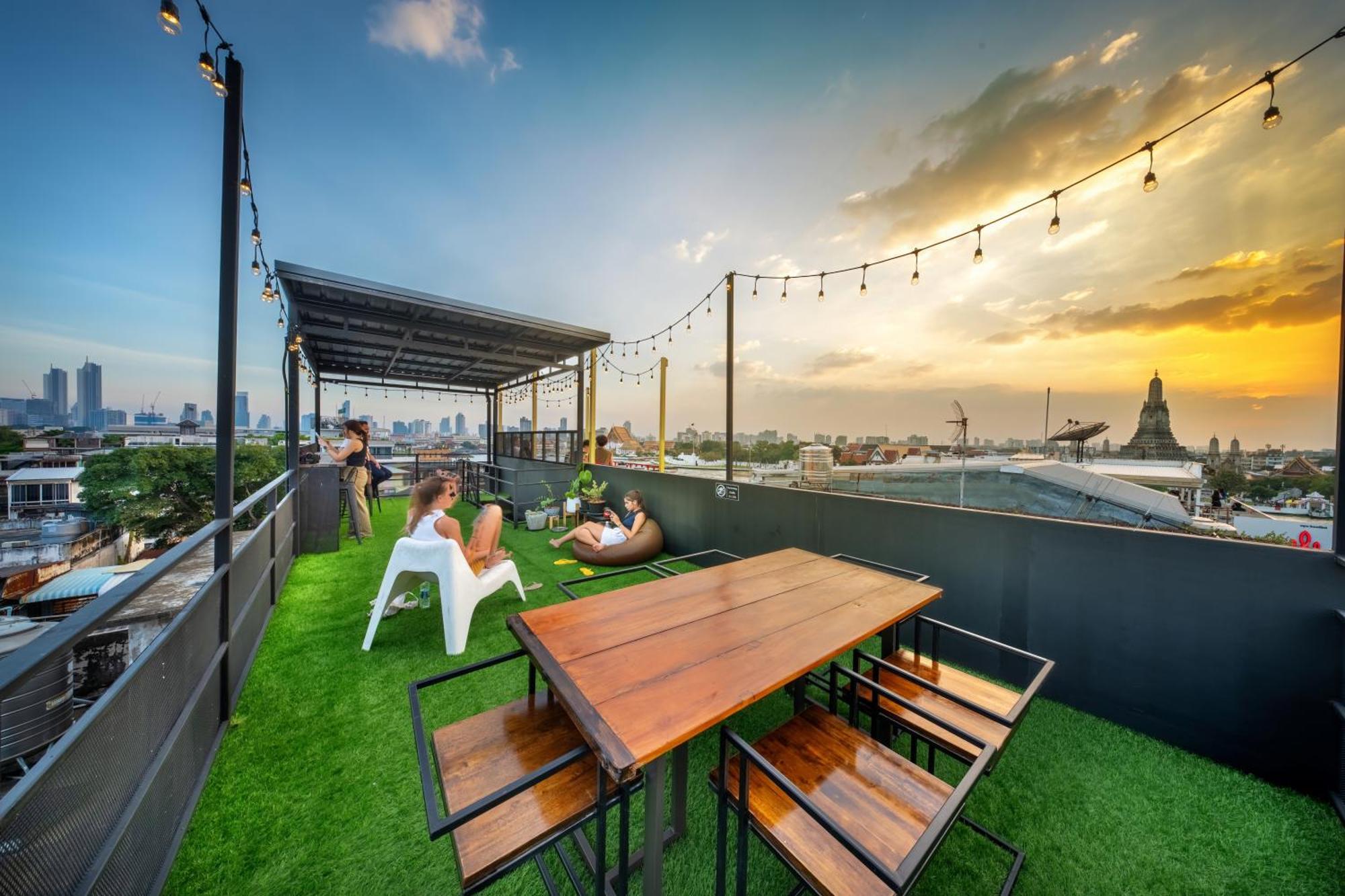 Ralph Bangkok Hostel Ngoại thất bức ảnh